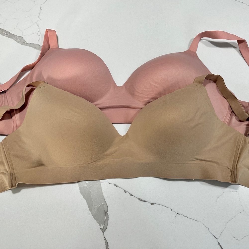 Set of 2 Soma Enbliss Wireless bras 36D